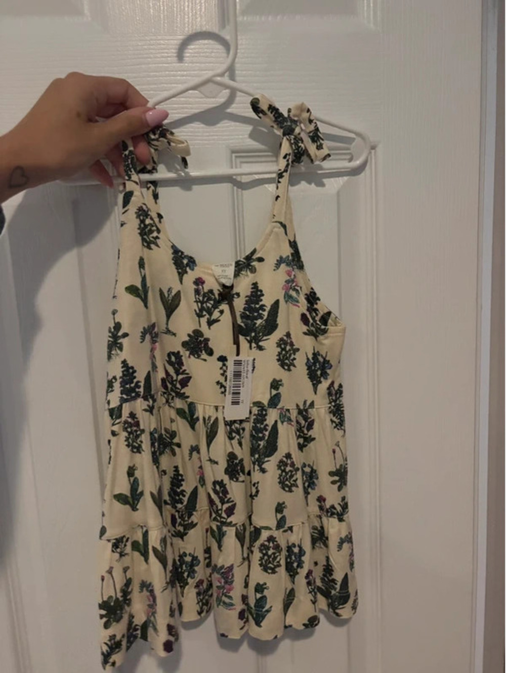 kate quinn tank